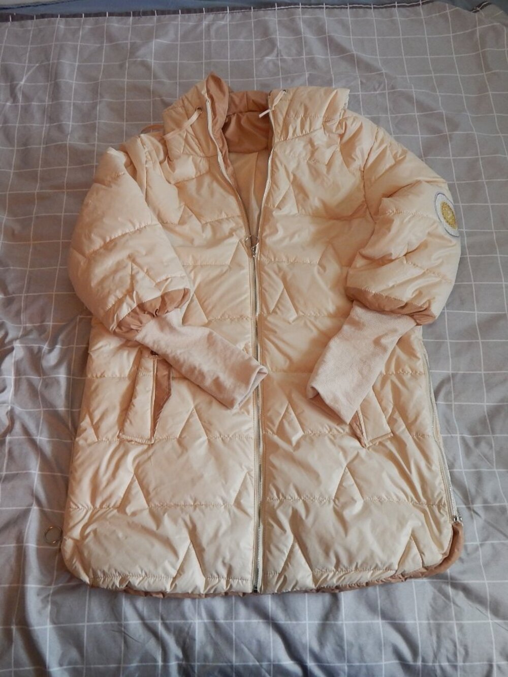 Hooded Cream Puffer Jacket - Girls Size Small - Thumbhole Cuffs Quilted Long